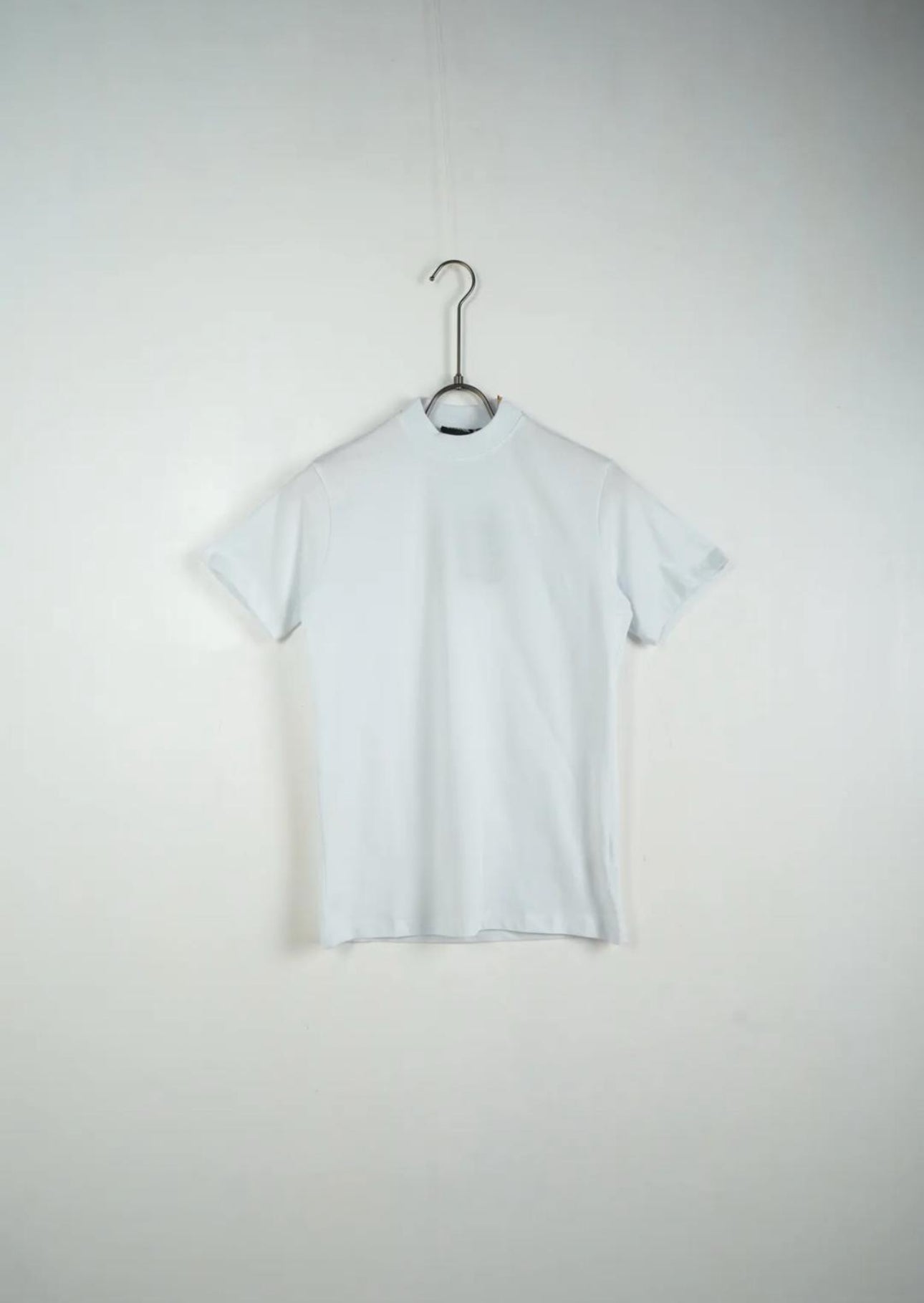 T-shirt tinta unita collo alto