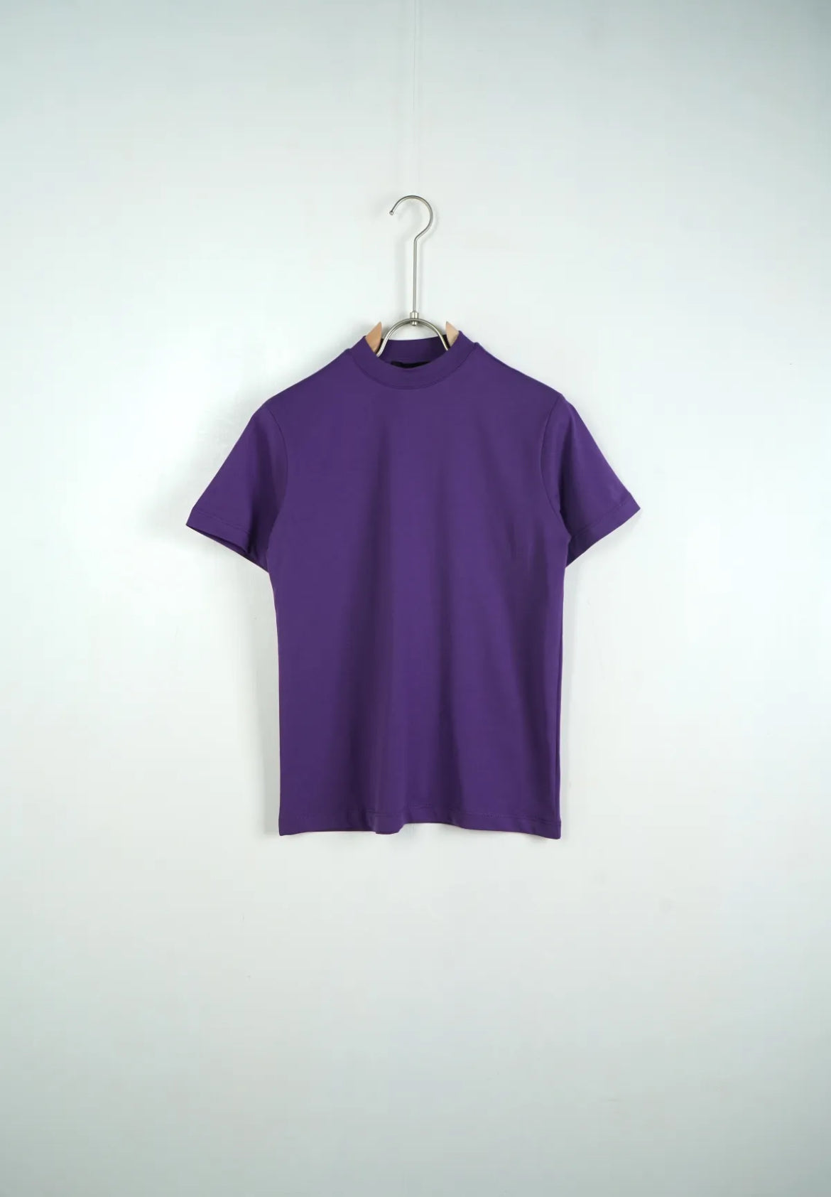 T-shirt tinta unita collo alto